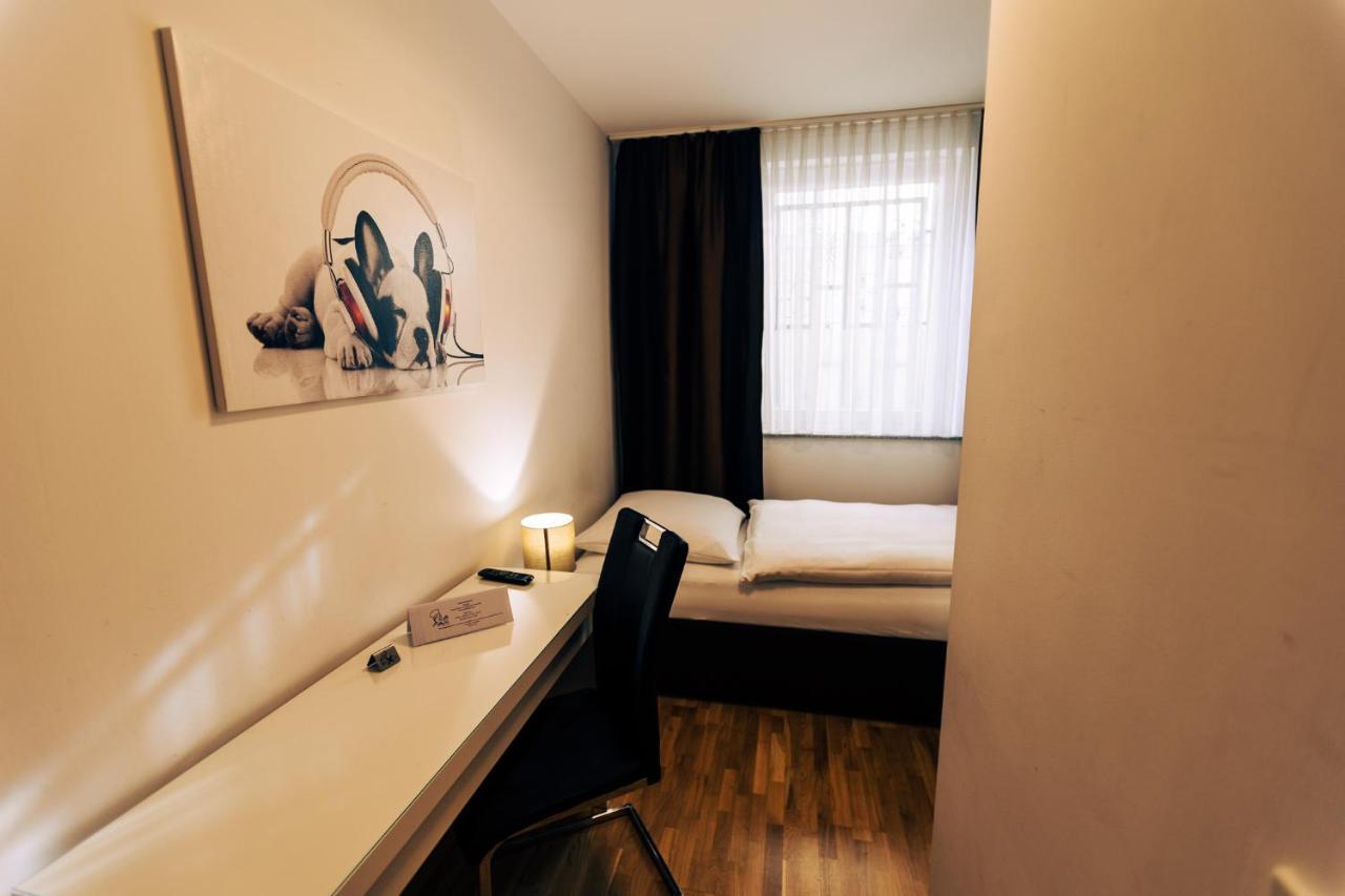 Hotel Restaurant Zagreb Köln Dış mekan fotoğraf